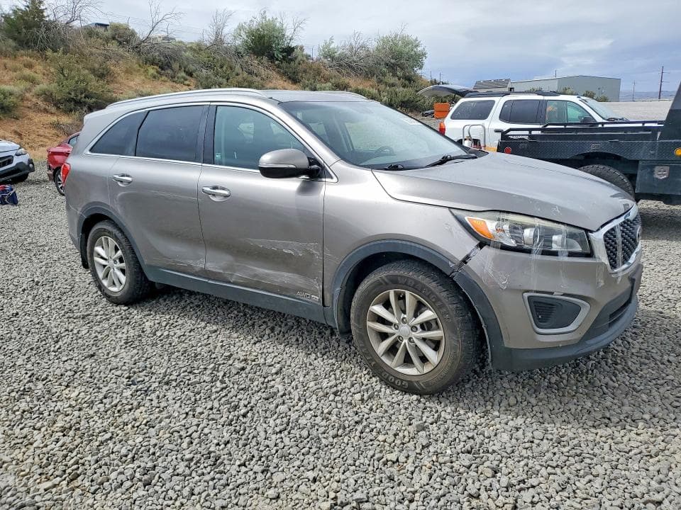 2018 KIA SORENTO LX V6 4