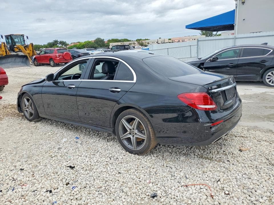 2019 MERCEDES-BENZ E 300 2