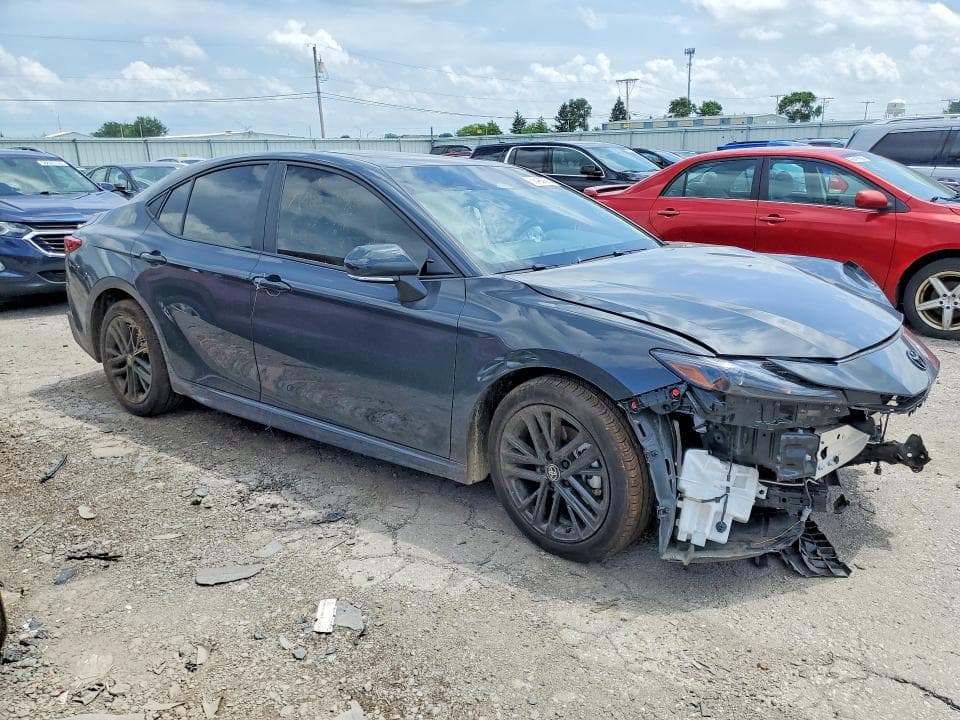 2026 TOYOTA CAMRY SE 4