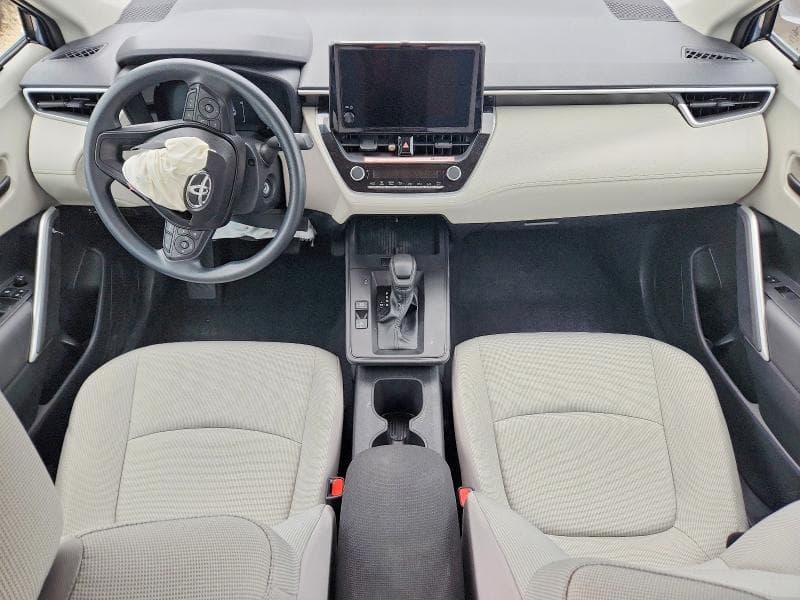 2026 TOYOTA COROLLA CROSS L L 8