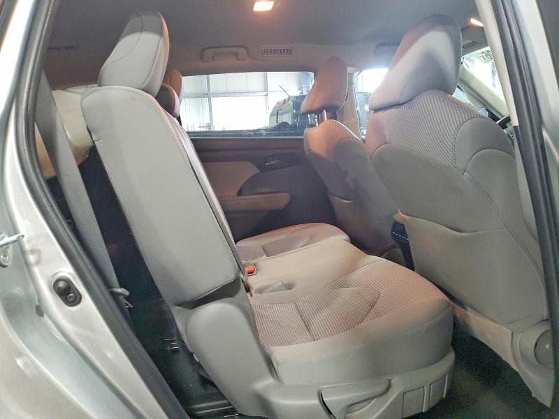 2022 TOYOTA HIGHLANDER LE LE 11