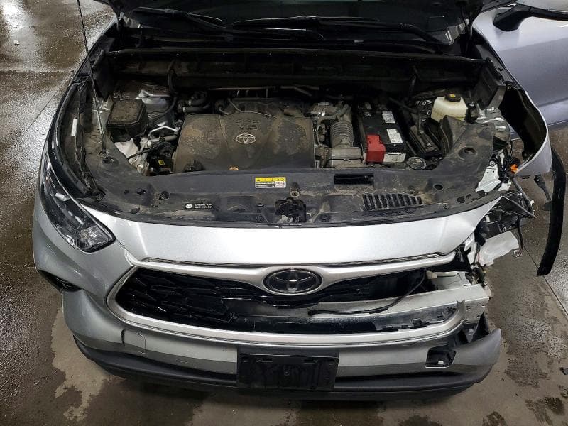 2022 TOYOTA HIGHLANDER LE LE 12