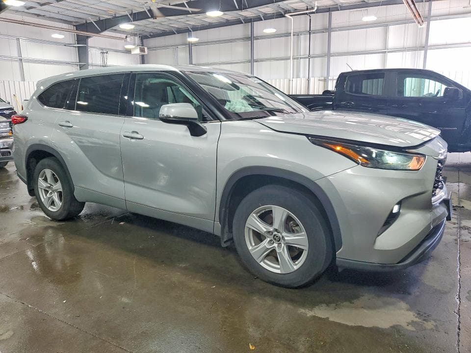 2022 TOYOTA HIGHLANDER LE LE 4