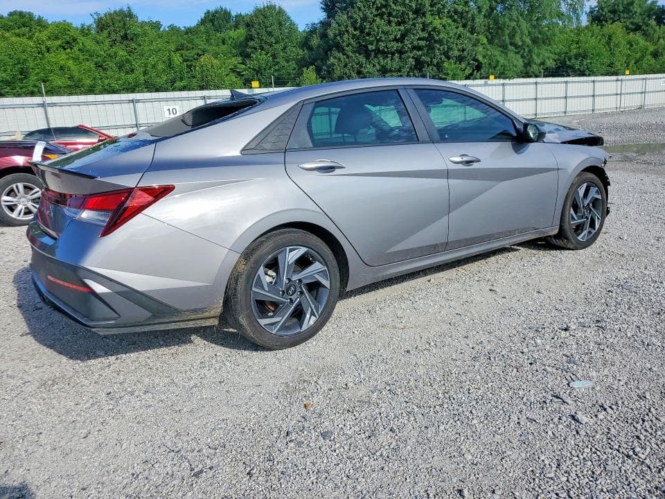 2025 HYUNDAI ELANTRA SEL SPORT 3