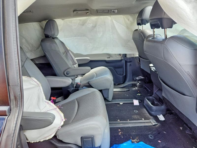 2022 TOYOTA SIENNA LIMITED 7-PASSENGER 11