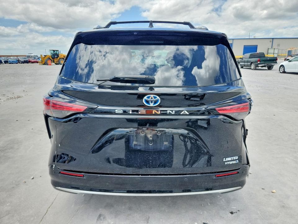 2022 TOYOTA SIENNA LIMITED 7-PASSENGER 6