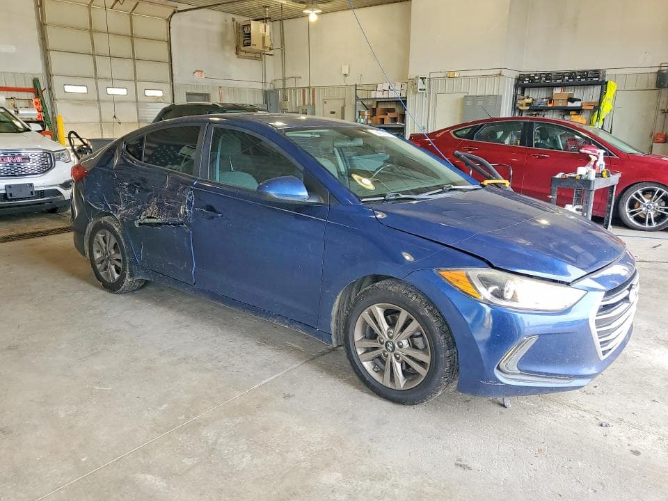 2017 HYUNDAI ELANTRA SE 4