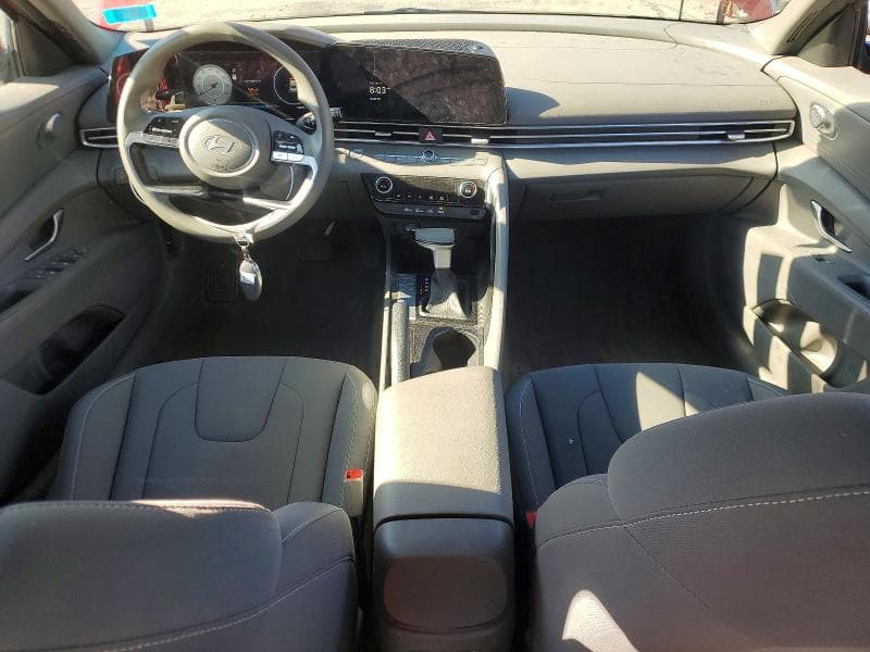 2024 HYUNDAI ELANTRA SEL SEL 8