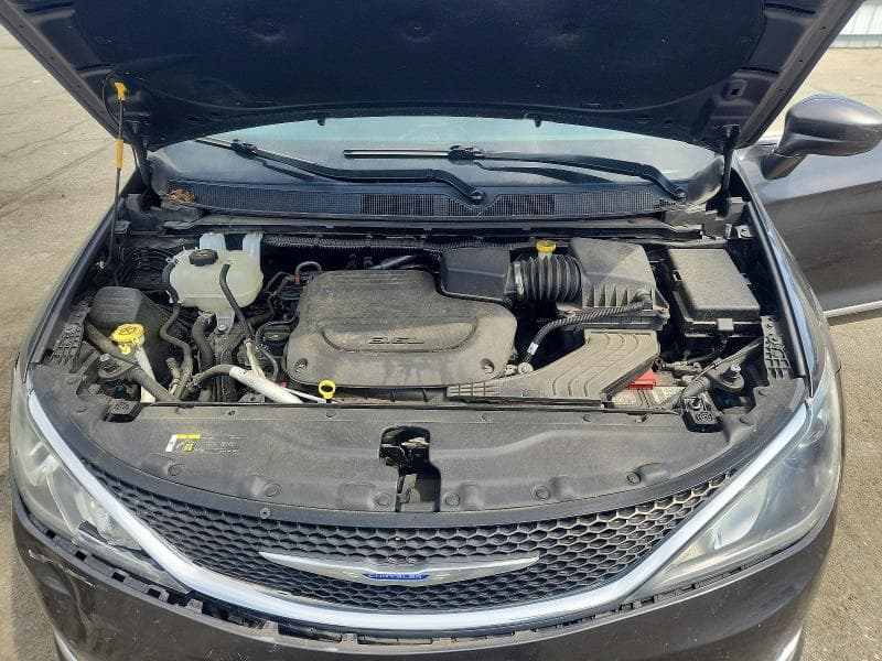 2019 CHRYSLER PACIFICA TOURING L 12
