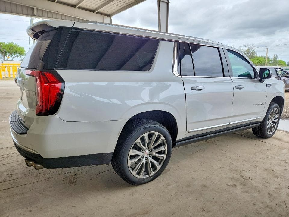 2022 GMC YUKON XL DENALI 3