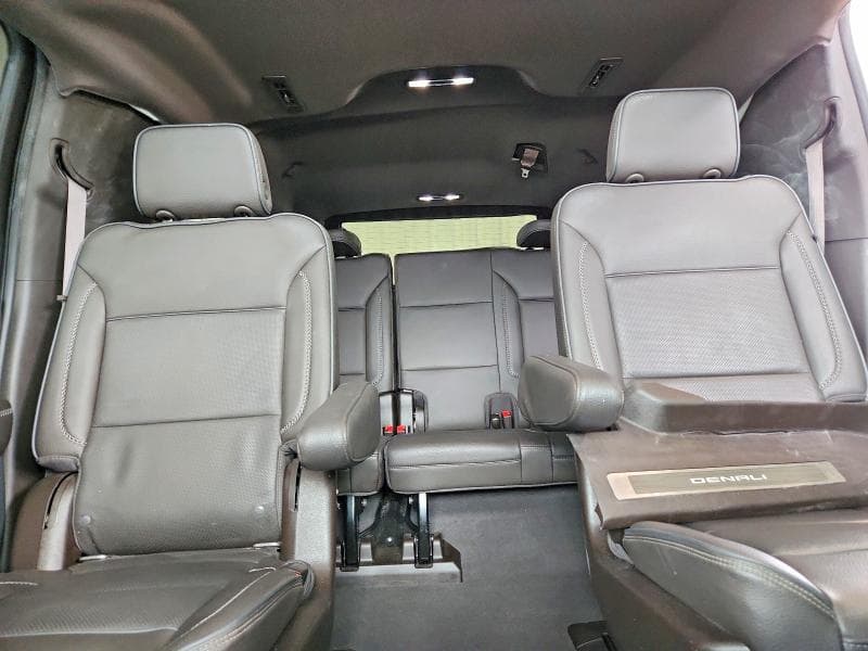 2022 GMC YUKON XL DENALI 10