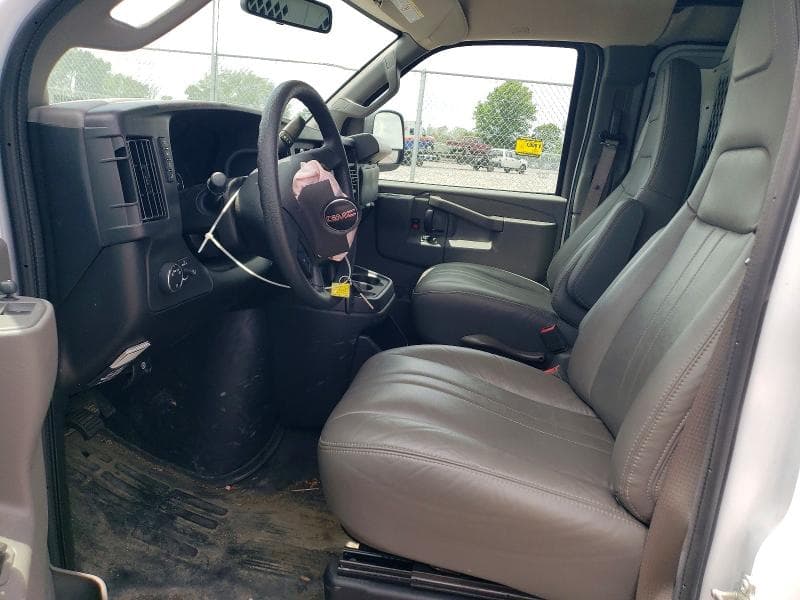 2025 GMC SAVANA G2500 G2500 7