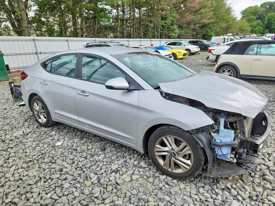 2019 HYUNDAI ELANTRA SEL 4