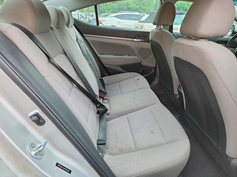 2019 HYUNDAI ELANTRA SEL 10