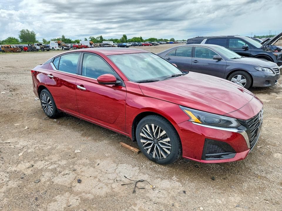 2023 NISSAN ALTIMA SV 4