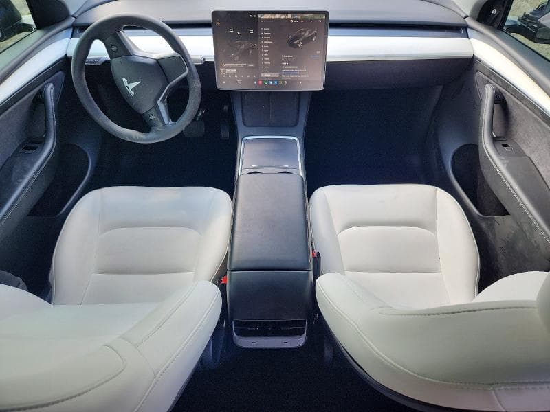 2023 TESLA MODEL Y 8