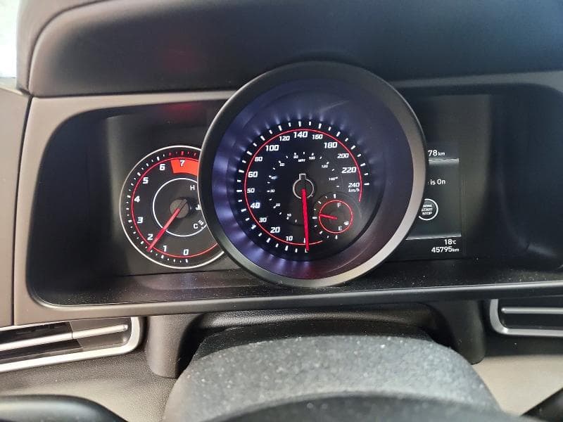 2022 HYUNDAI ELANTRA SEL 9