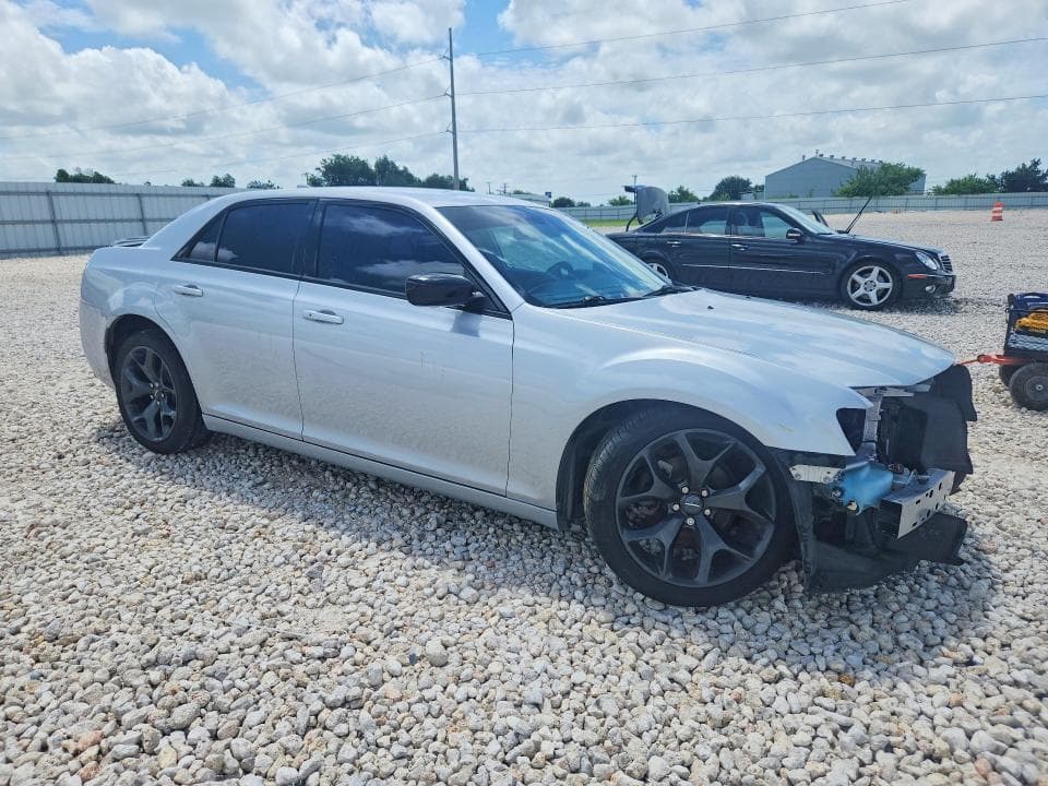 2020 CHRYSLER 300 TOURING 4