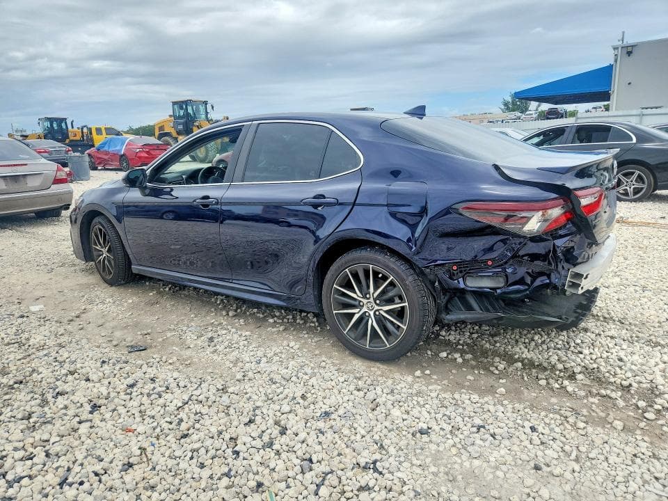 2022 TOYOTA CAMRY SE 2