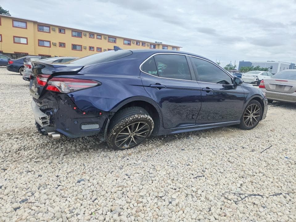 2022 TOYOTA CAMRY SE 3