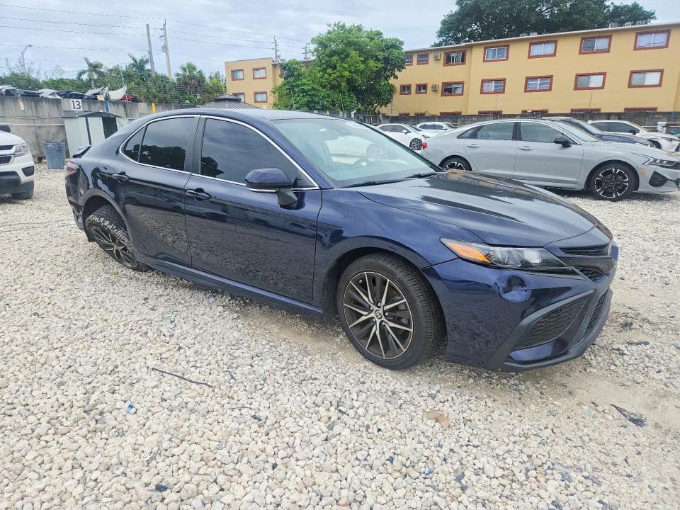 2022 TOYOTA CAMRY SE 4