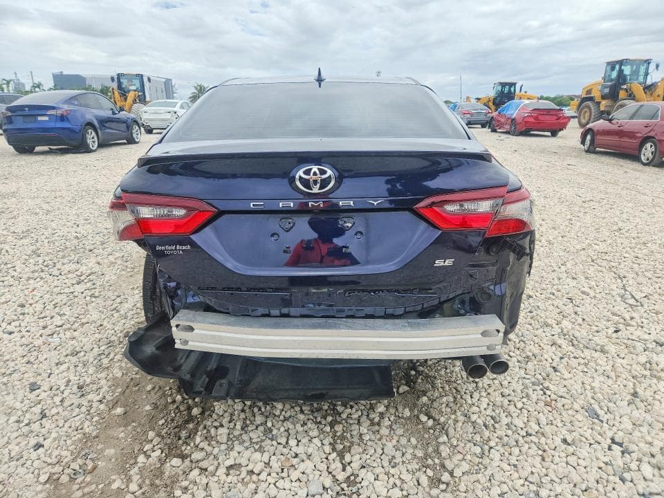 2022 TOYOTA CAMRY SE 6