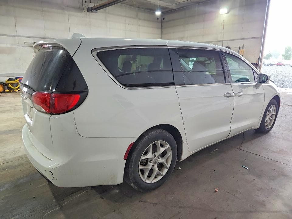 2018 CHRYSLER PACIFICA TOURING PLUS 3