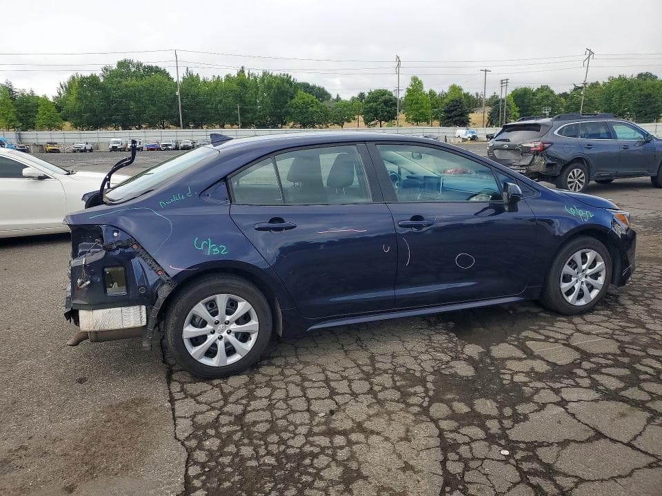 2021 TOYOTA COROLLA LE 3