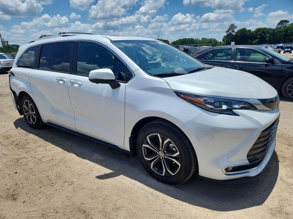 2026 TOYOTA SIENNA PLATINUM 7-PASSENGER PLATINUM 7-PASSENGER 4