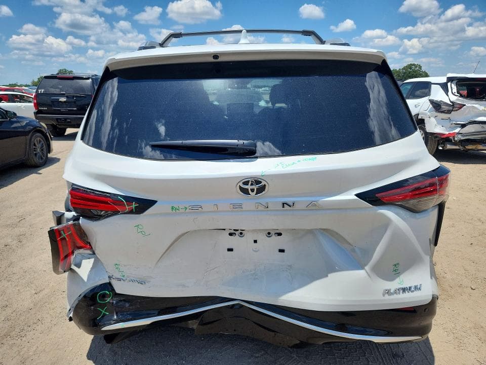 2026 TOYOTA SIENNA PLATINUM 7-PASSENGER PLATINUM 7-PASSENGER 6