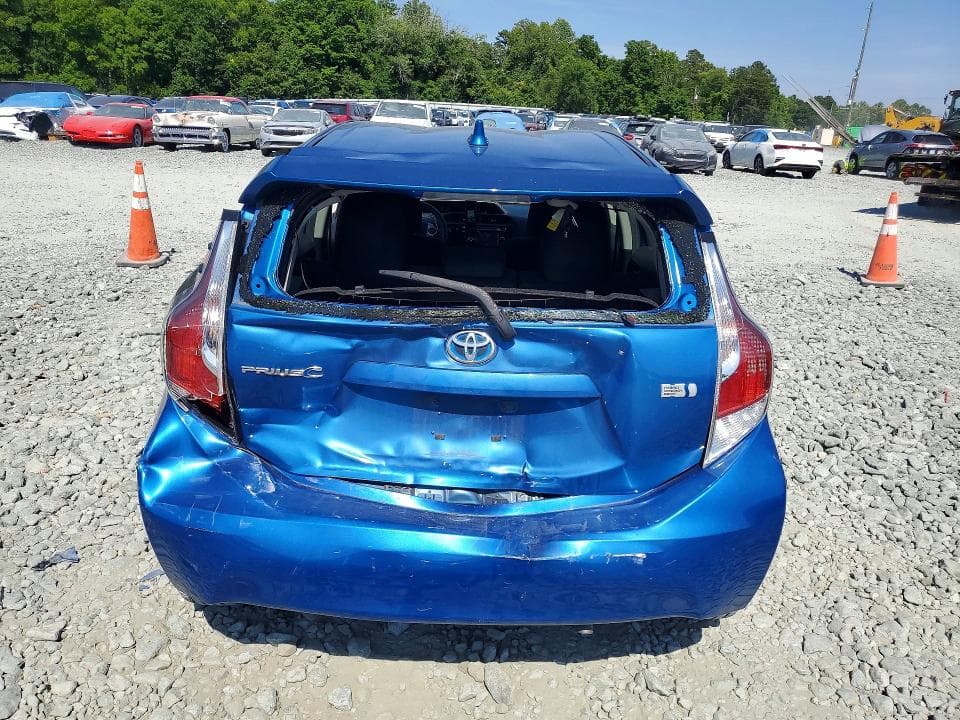 2016 TOYOTA PRIUS C TWO 6