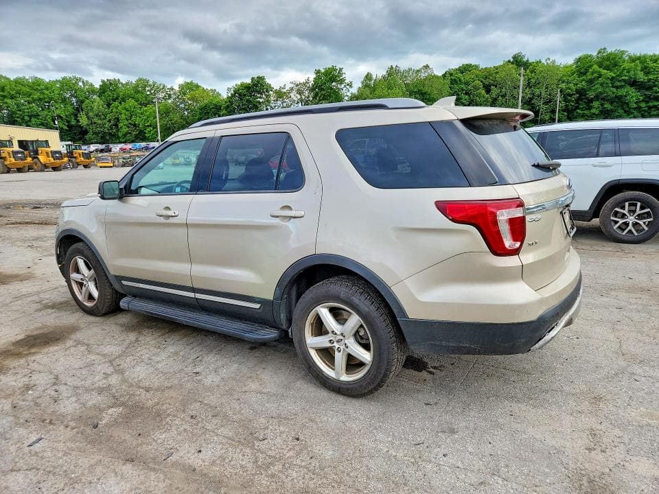 2017 FORD EXPLORER XLT 2