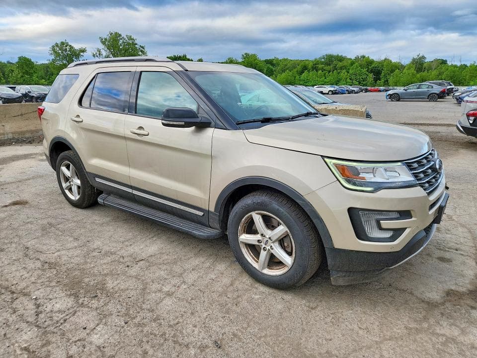 2017 FORD EXPLORER XLT 4