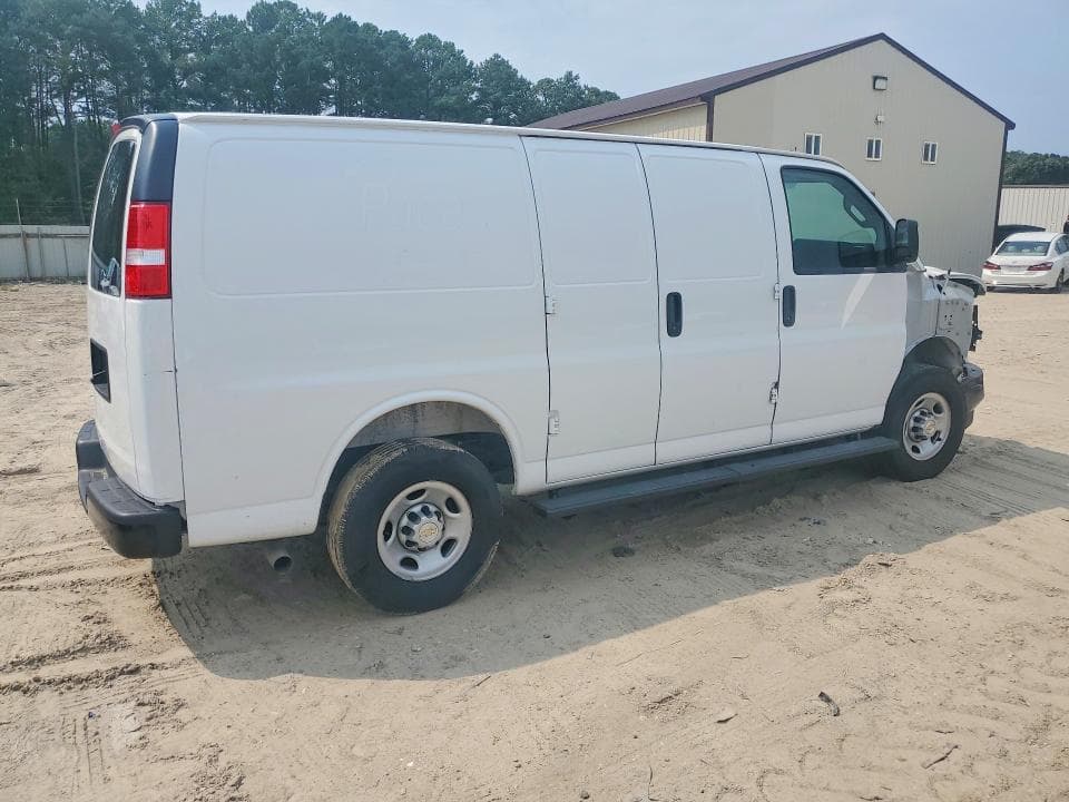 2025 CHEVROLET EXPRESS G2500 3