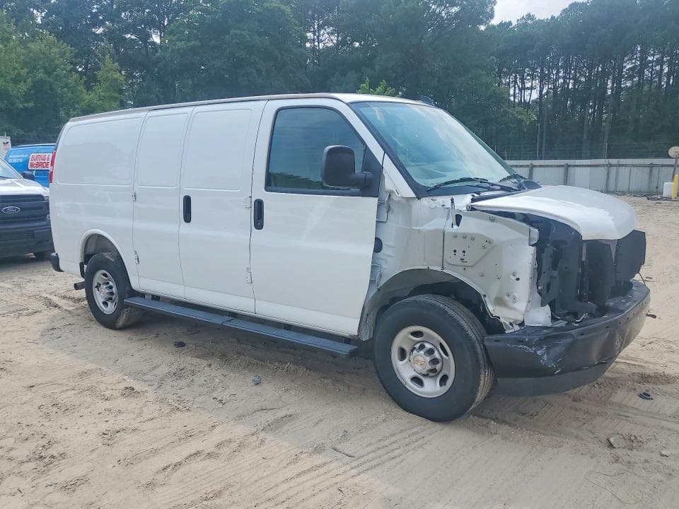 2025 CHEVROLET EXPRESS G2500 4