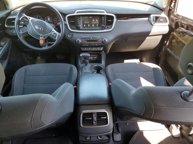 2020 KIA SORENTO S 8