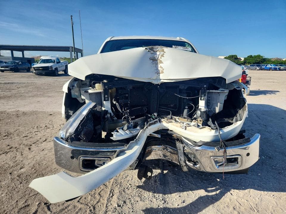 2017 NISSAN TITAN SL 5