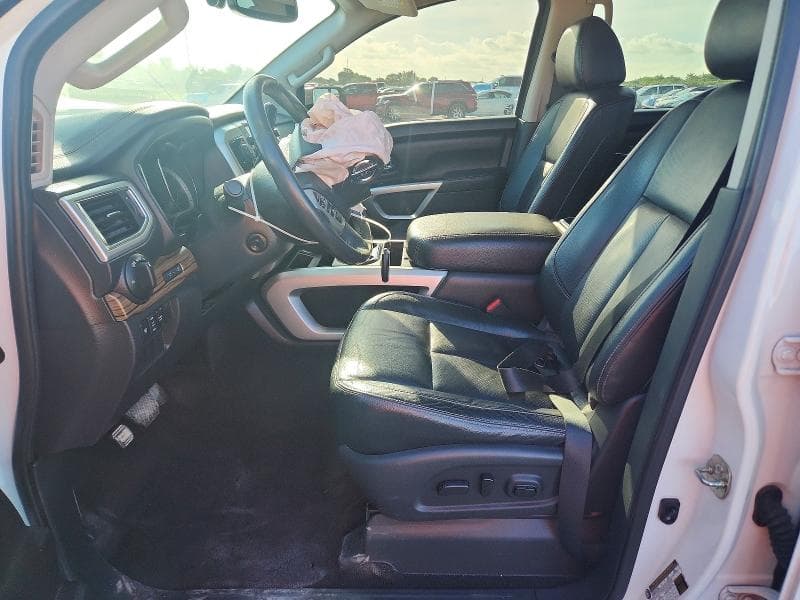 2017 NISSAN TITAN SL 7