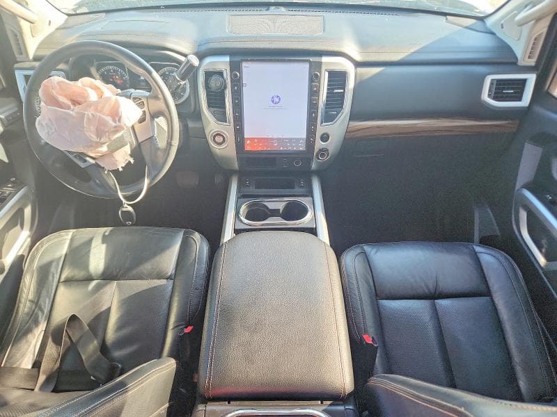 2017 NISSAN TITAN SL 8