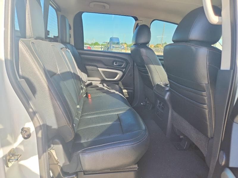 2017 NISSAN TITAN SL 10