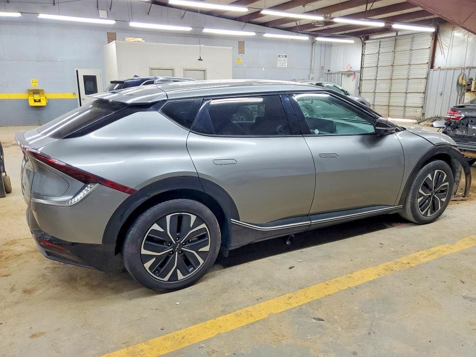 2023 KIA EV6 WIND 3