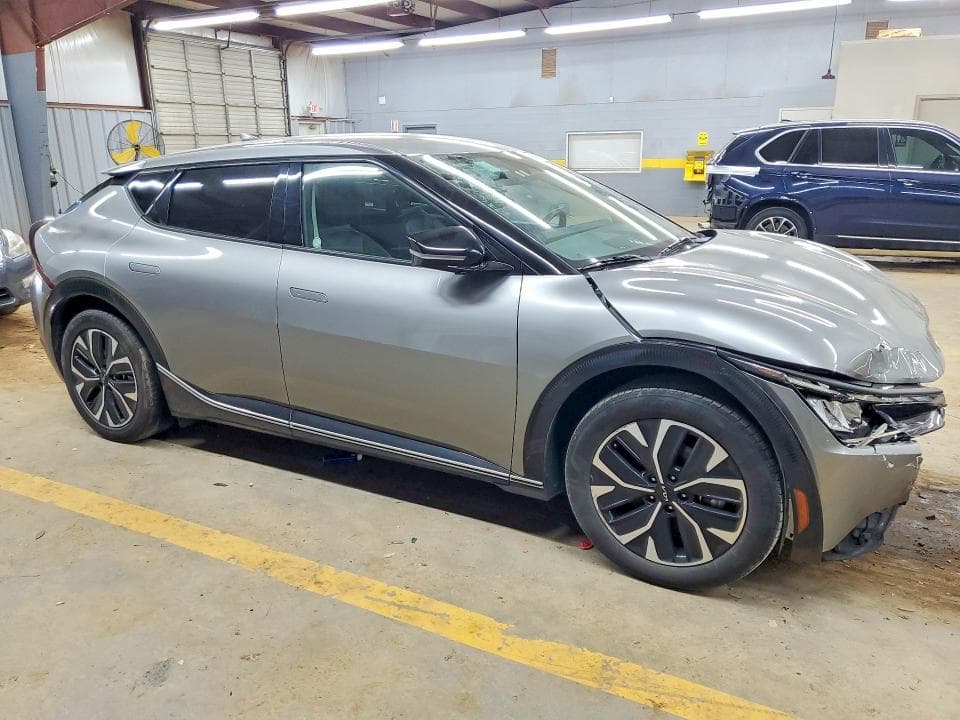 2023 KIA EV6 WIND 4