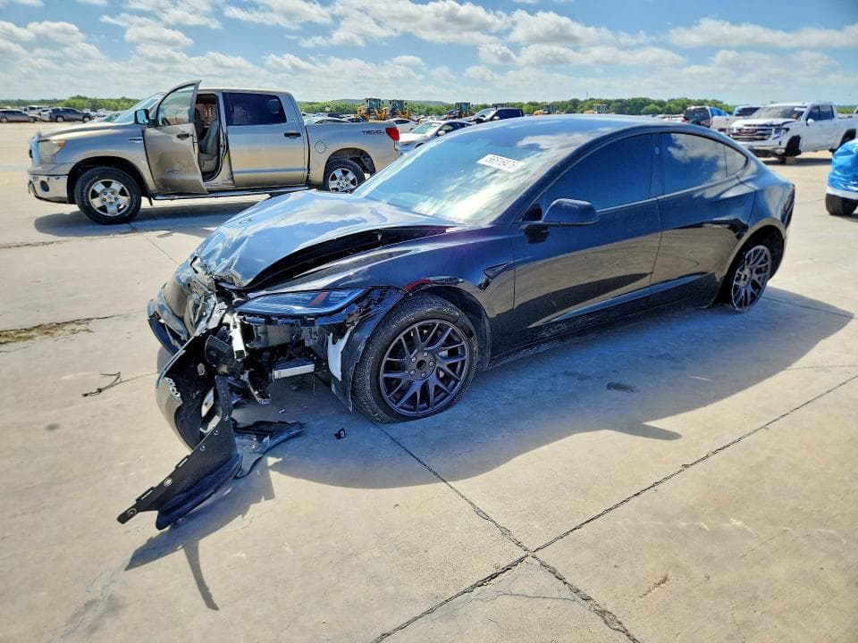2025 TESLA MODEL 3 1