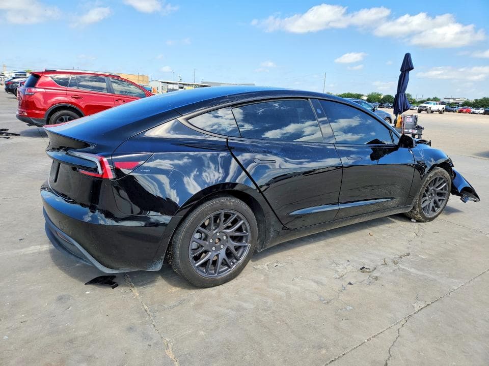 2025 TESLA MODEL 3 3