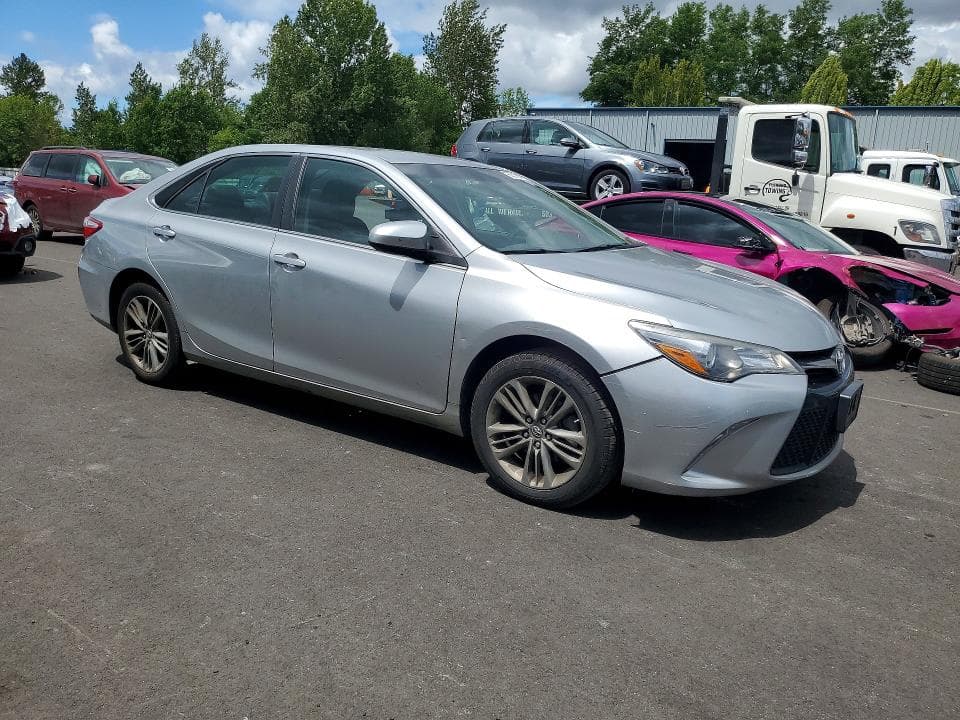 2017 TOYOTA CAMRY SE 4