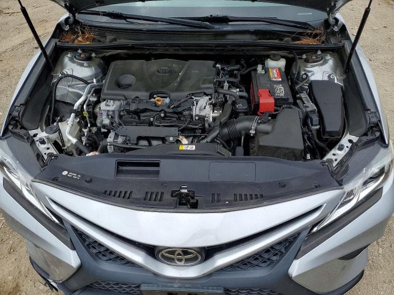 2019 TOYOTA CAMRY SE 11