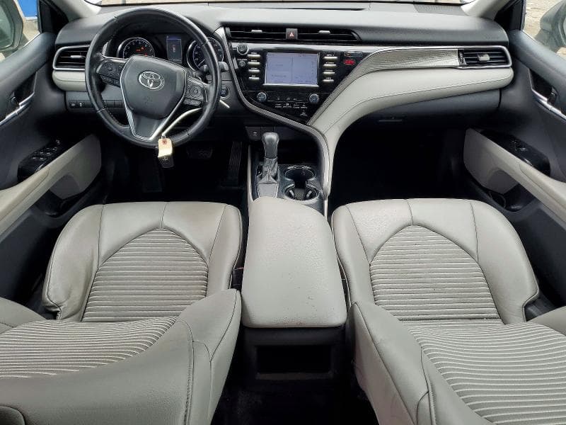 2019 TOYOTA CAMRY SE 8