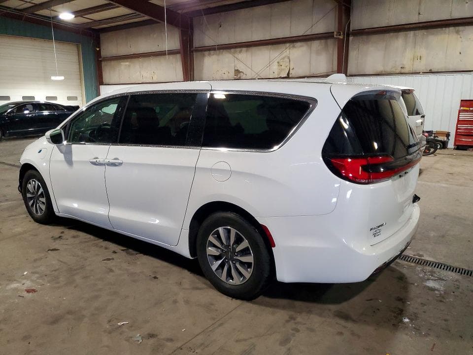 2022 CHRYSLER PACIFICA HYBRID TOURING L 2
