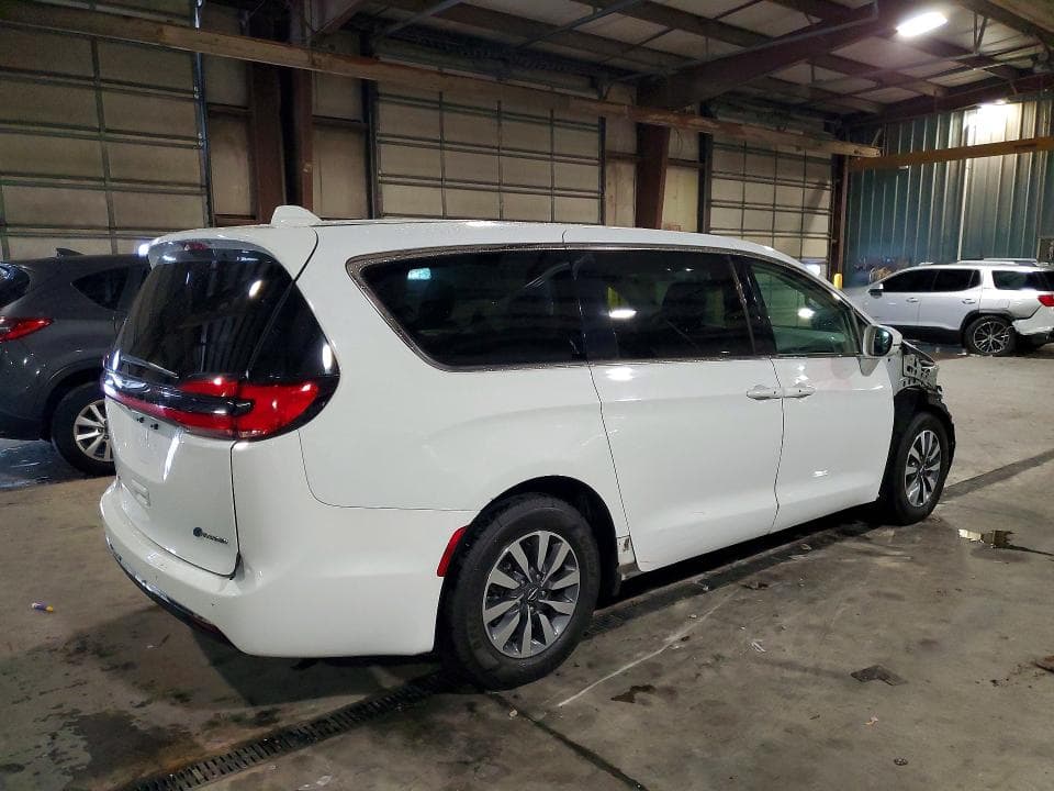 2022 CHRYSLER PACIFICA HYBRID TOURING L 3