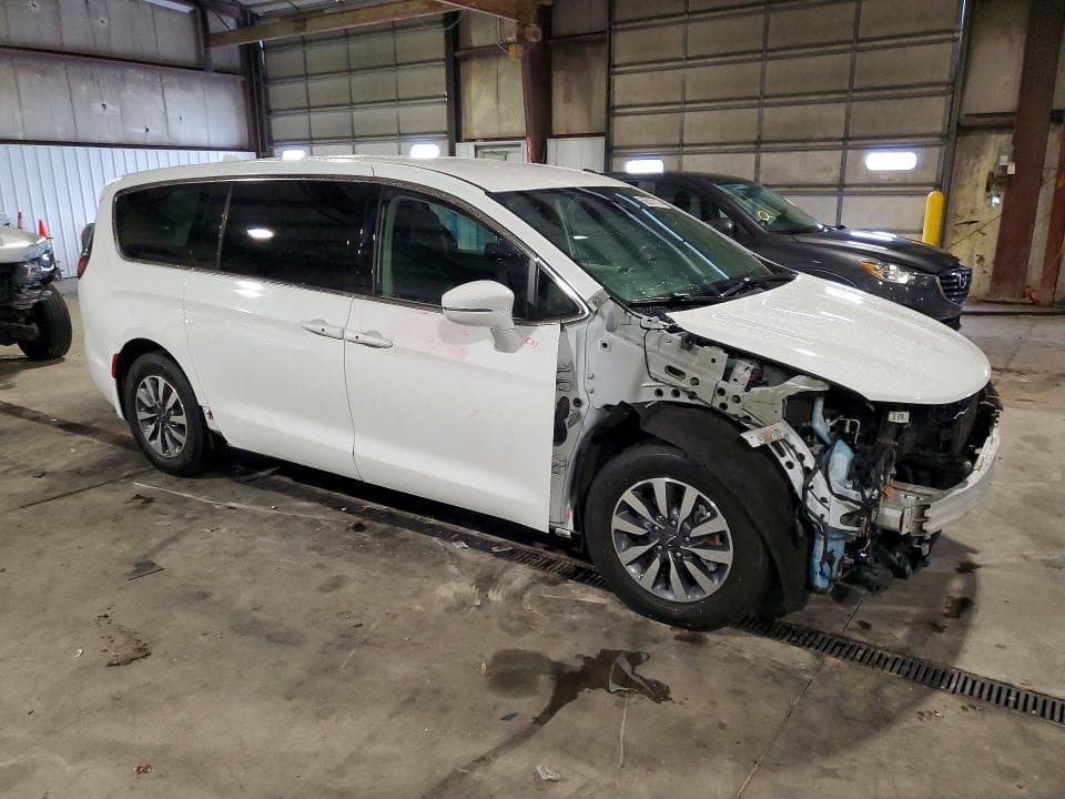 2022 CHRYSLER PACIFICA HYBRID TOURING L 4